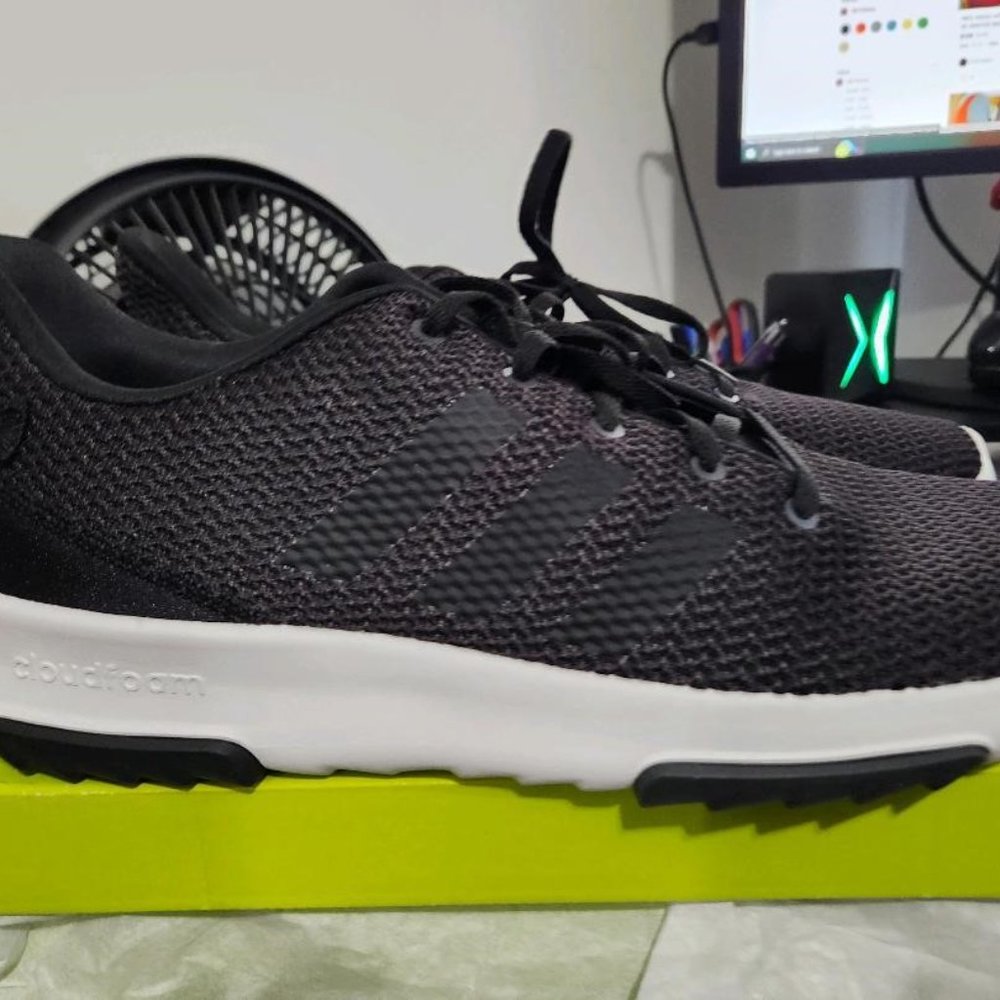 NIB MENS ADIDAS CLOUDFOAM RACER TR